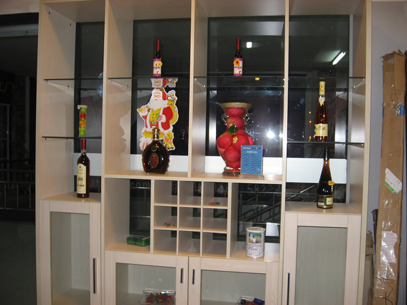 四款家裝酒柜造型設(shè)計圖鑒賞_酒柜尺寸設(shè)計要點