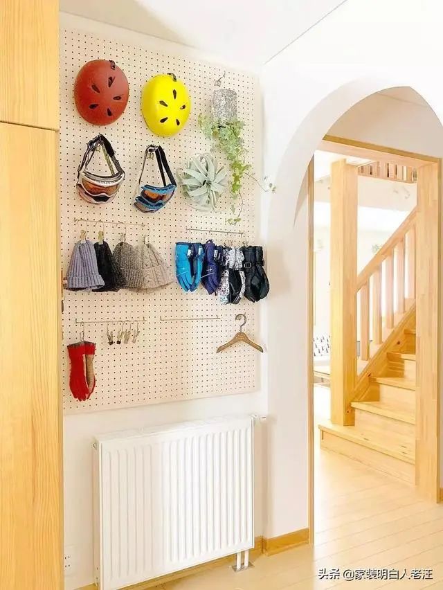 早知道洞洞板這么好用，何必打那么多柜子呢？