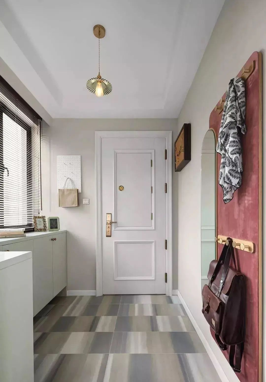 玄關(guān)設(shè)計(jì)的幾點(diǎn)實(shí)用性建議！