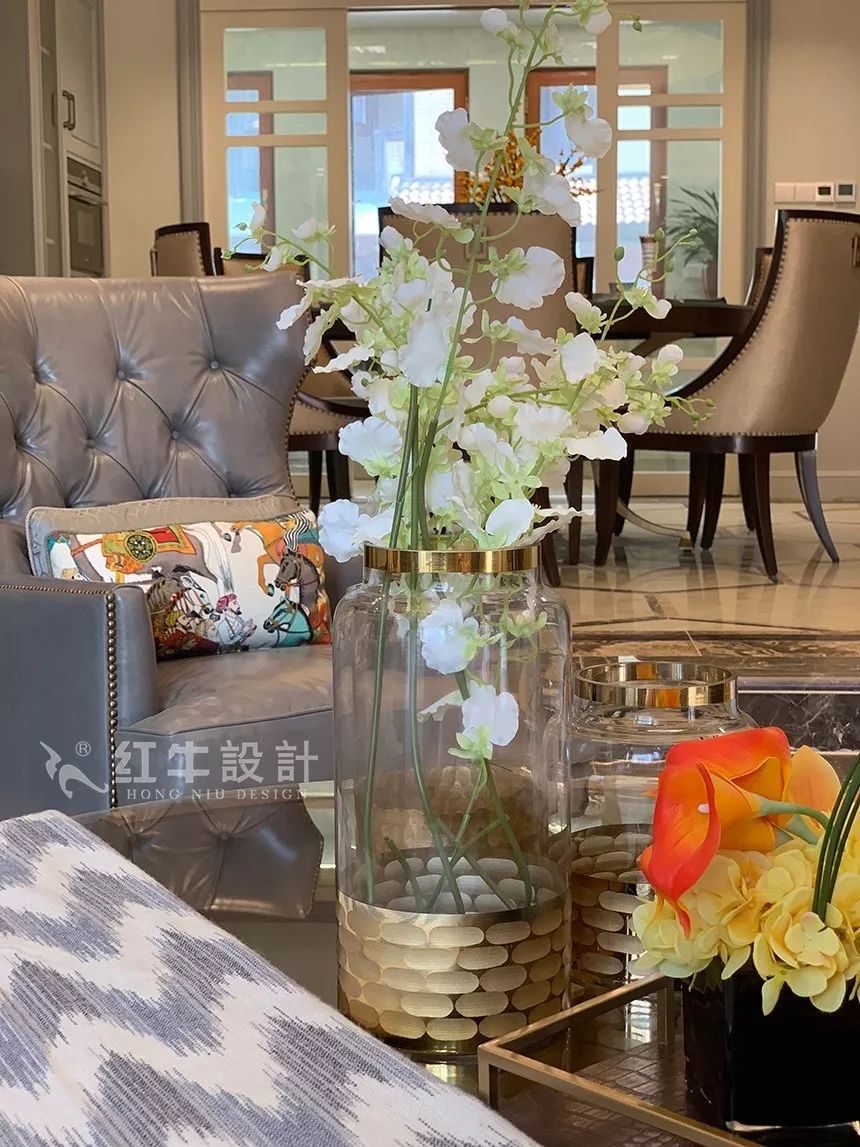 最美畢業(yè)照 ① | 紅?！芭牧伺摹蹦?，請查收這套別墅設(shè)計(jì)作品！