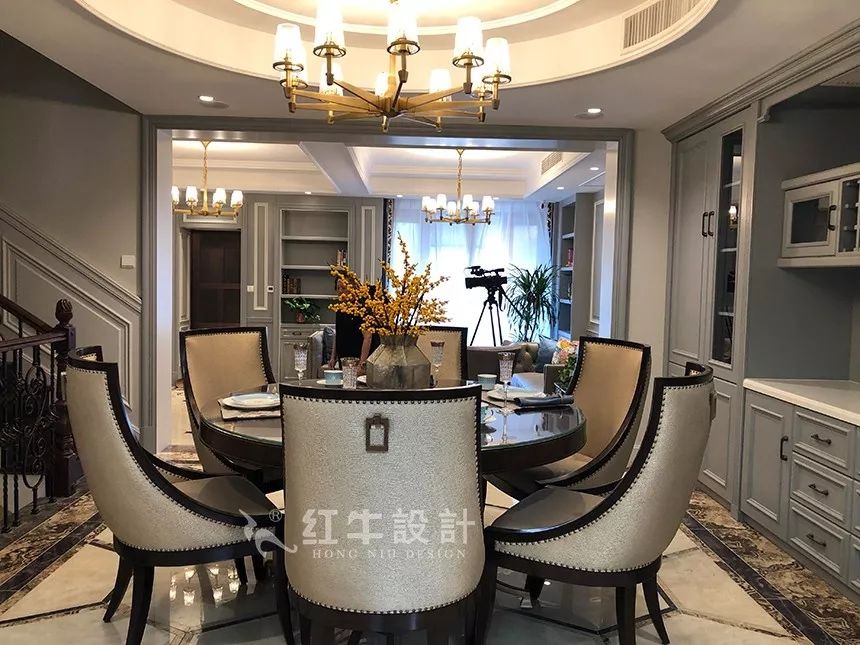 最美畢業(yè)照 ① | 紅?！芭牧伺摹蹦?，請查收這套別墅設(shè)計(jì)作品！