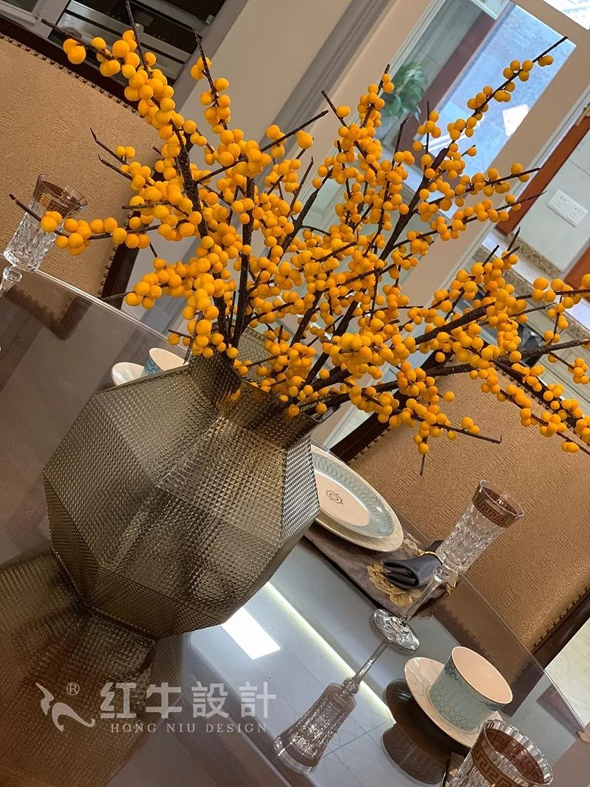 最美畢業(yè)照 ① | 紅?！芭牧伺摹蹦?，請查收這套別墅設(shè)計(jì)作品！