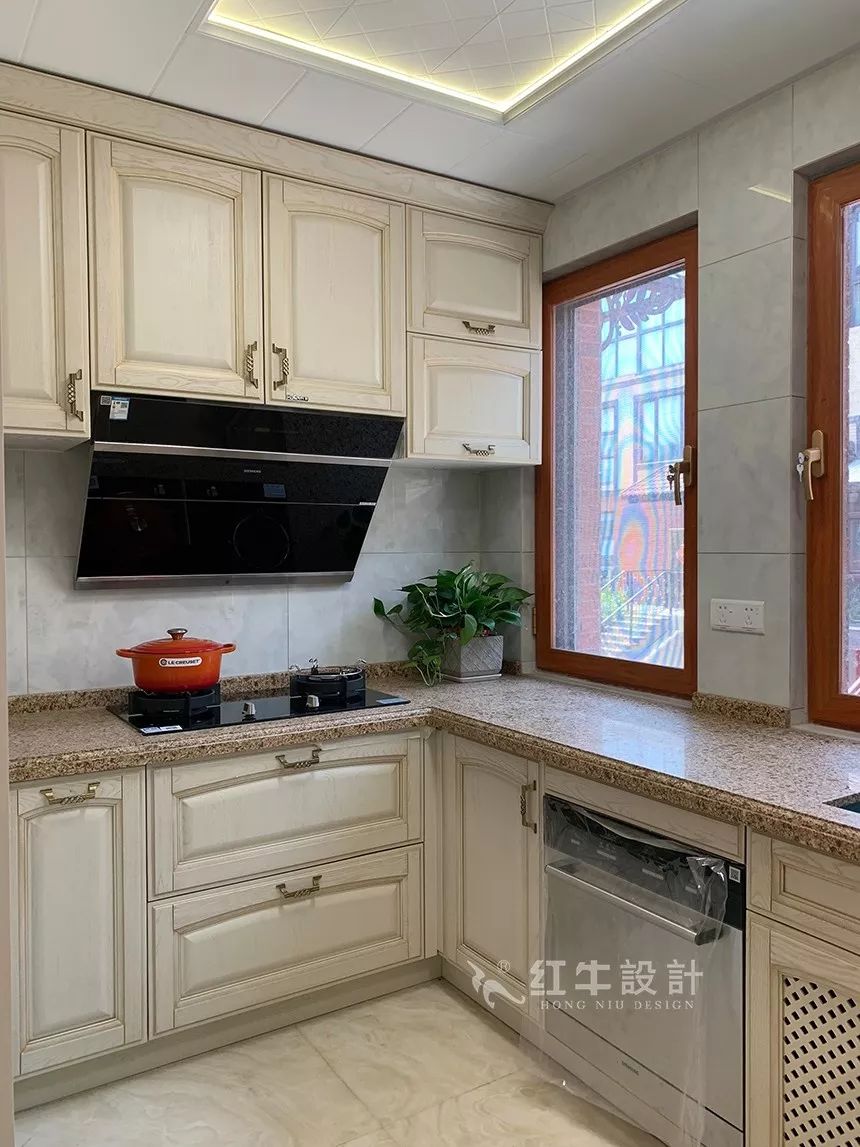 最美畢業(yè)照 ① | 紅?！芭牧伺摹蹦?，請查收這套別墅設(shè)計(jì)作品！