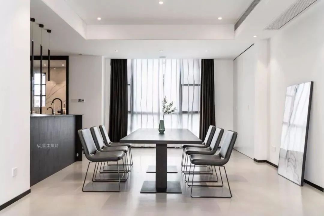 家里別用大白墻了，這樣裝飾才對(duì)路！