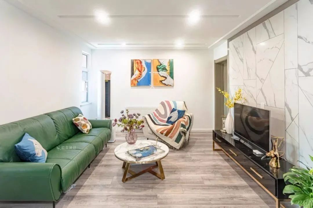 家里別用大白墻了，這樣裝飾才對(duì)路！