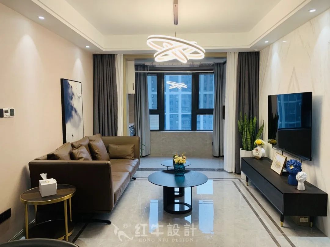 最美畢業(yè)照 ④--保利國(guó)際社區(qū)96㎡現(xiàn)代風(fēng)格“成品家”！01客廳
