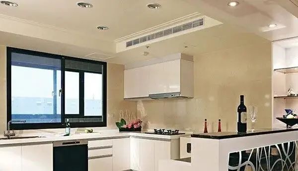 “炒菜五分鐘，流汗兩小時”，為什么不給廚房裝個空調(diào)呢？