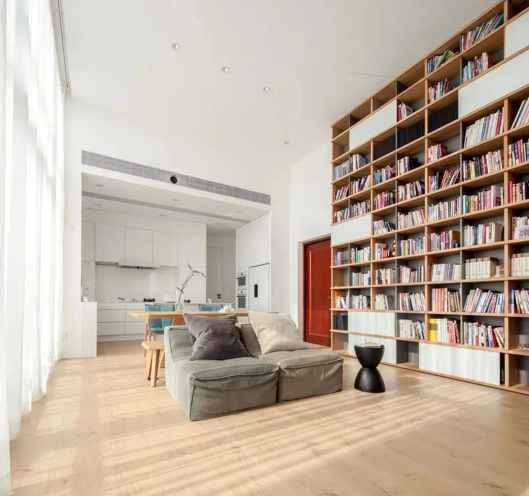 客廳除了看電視還能干啥？看看別人家是怎么設(shè)計(jì)的！