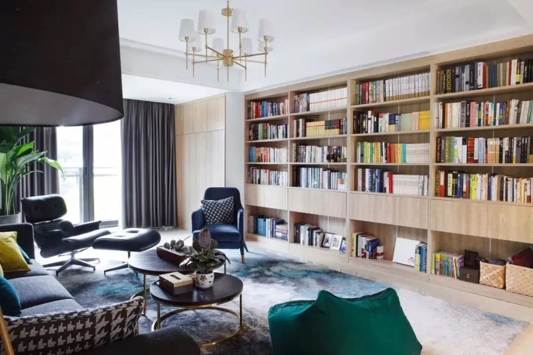 客廳除了看電視還能干啥？看看別人家是怎么設(shè)計(jì)的！