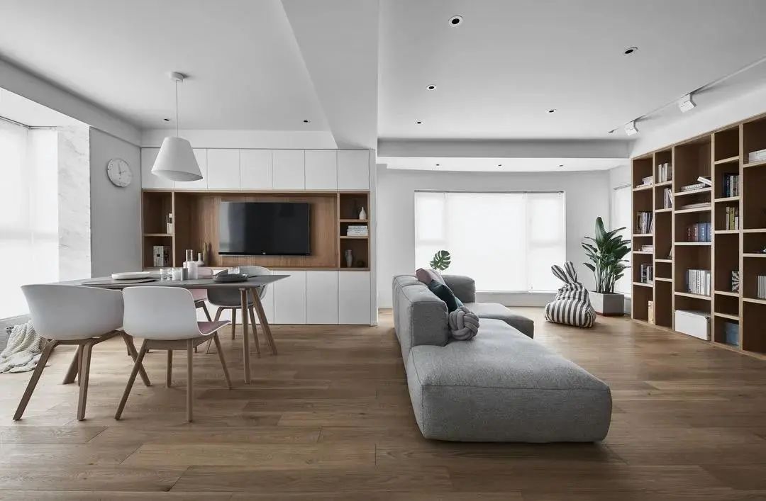 客廳除了看電視還能干啥？看看別人家是怎么設(shè)計(jì)的！