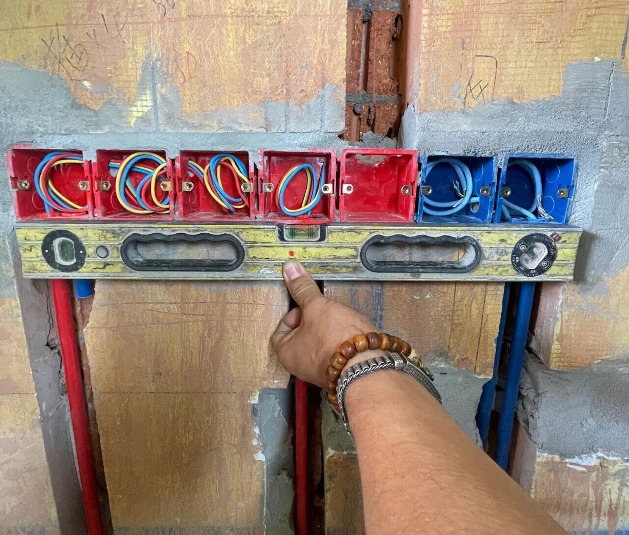 金九銀十裝修季｜南京紅牛裝飾工程總監(jiān)：工地巡檢無(wú)小事，嚴(yán)苛落實(shí)工藝標(biāo)準(zhǔn)！06