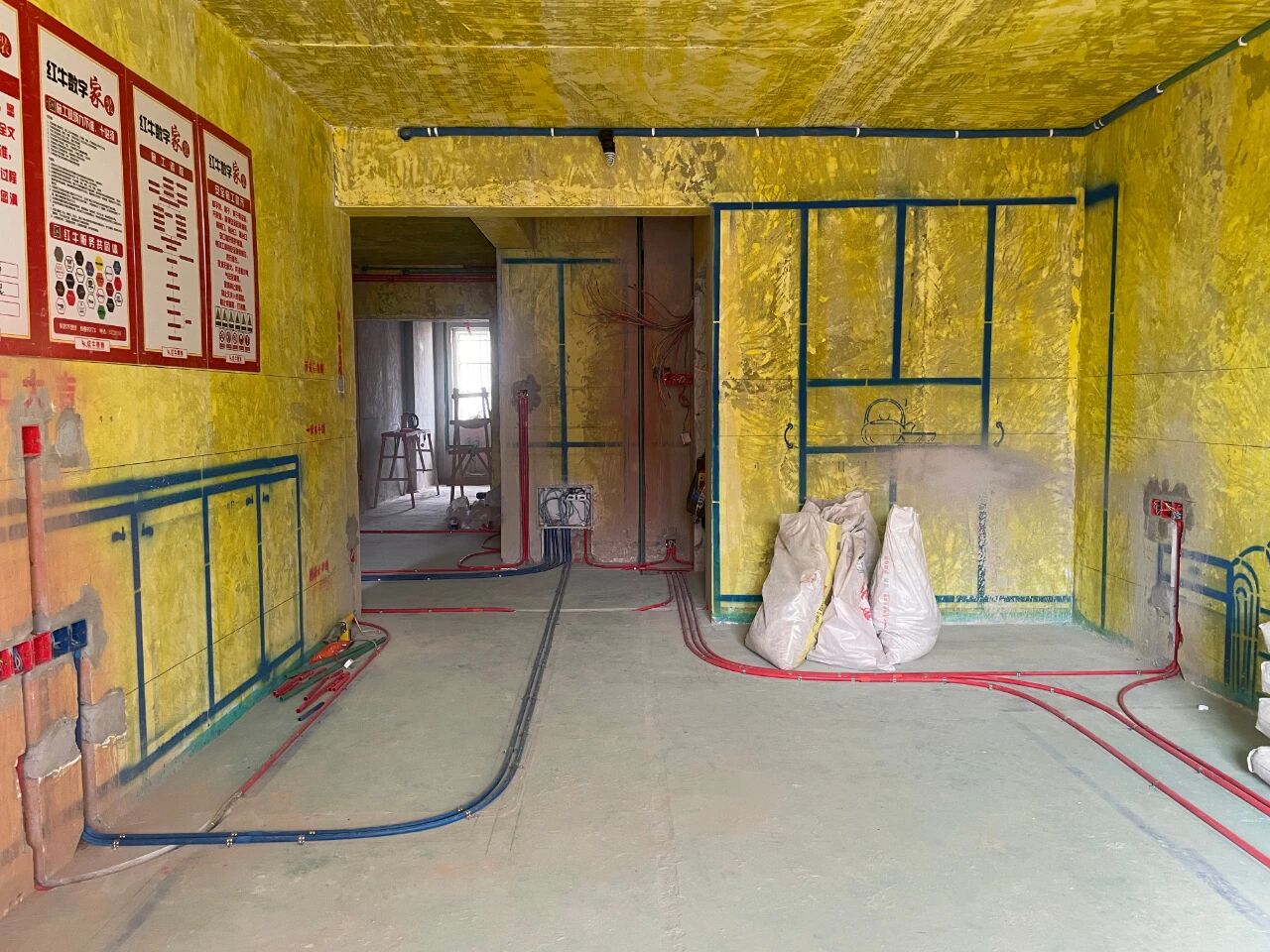 九月秋意漸濃，工地巡檢步履不停，只為兌現(xiàn)品質(zhì)承諾！02